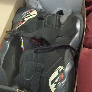 Jordan 8s